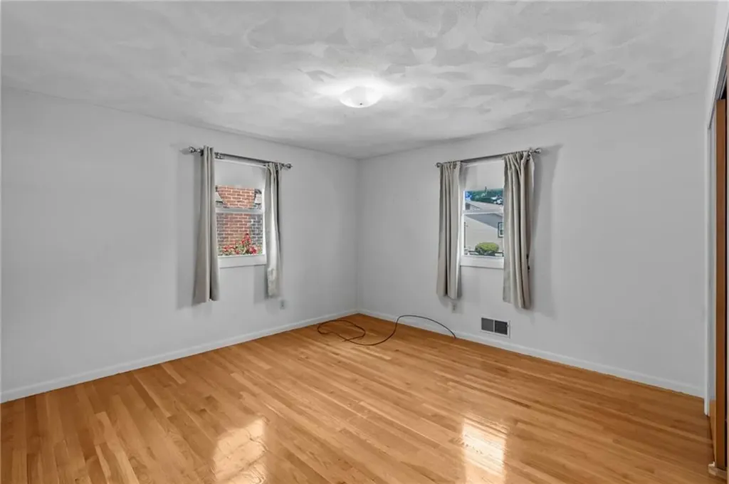 66 Leslie Street Cranston RI 02910