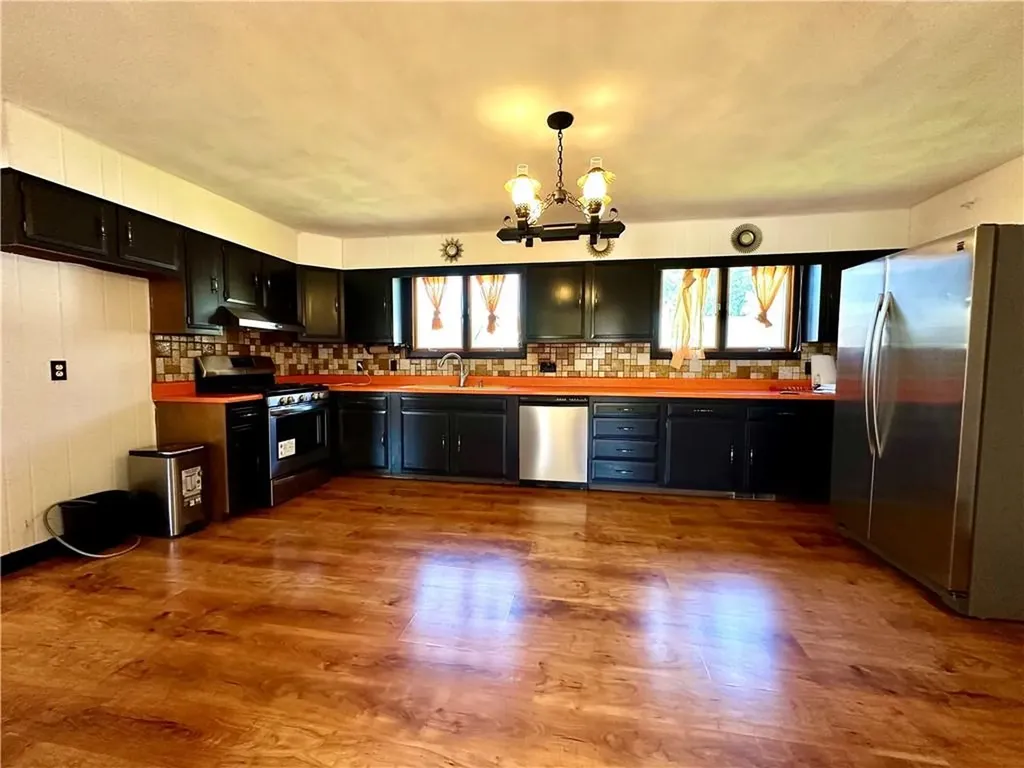 66 Leslie Street Cranston RI 02910