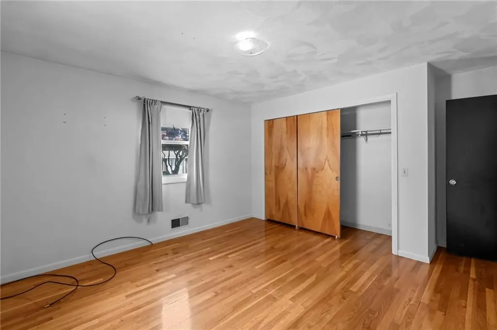 66 Leslie Street Cranston RI 02910