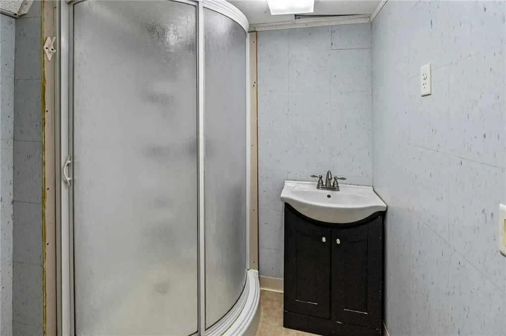 66 Leslie Street Cranston RI 02910