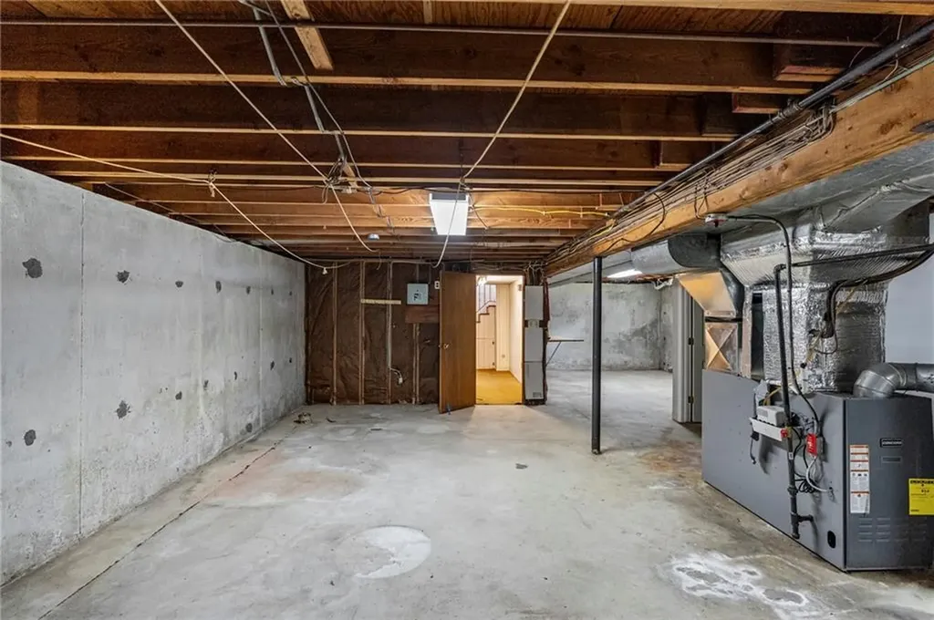 66 Leslie Street Cranston RI 02910