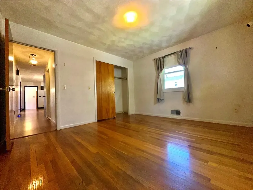 66 Leslie Street Cranston RI 02910