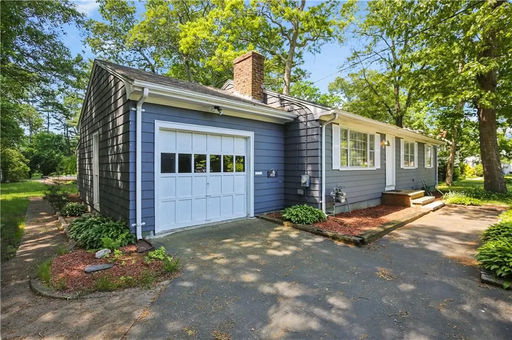 51 Parkside Way North Kingstown RI 02852