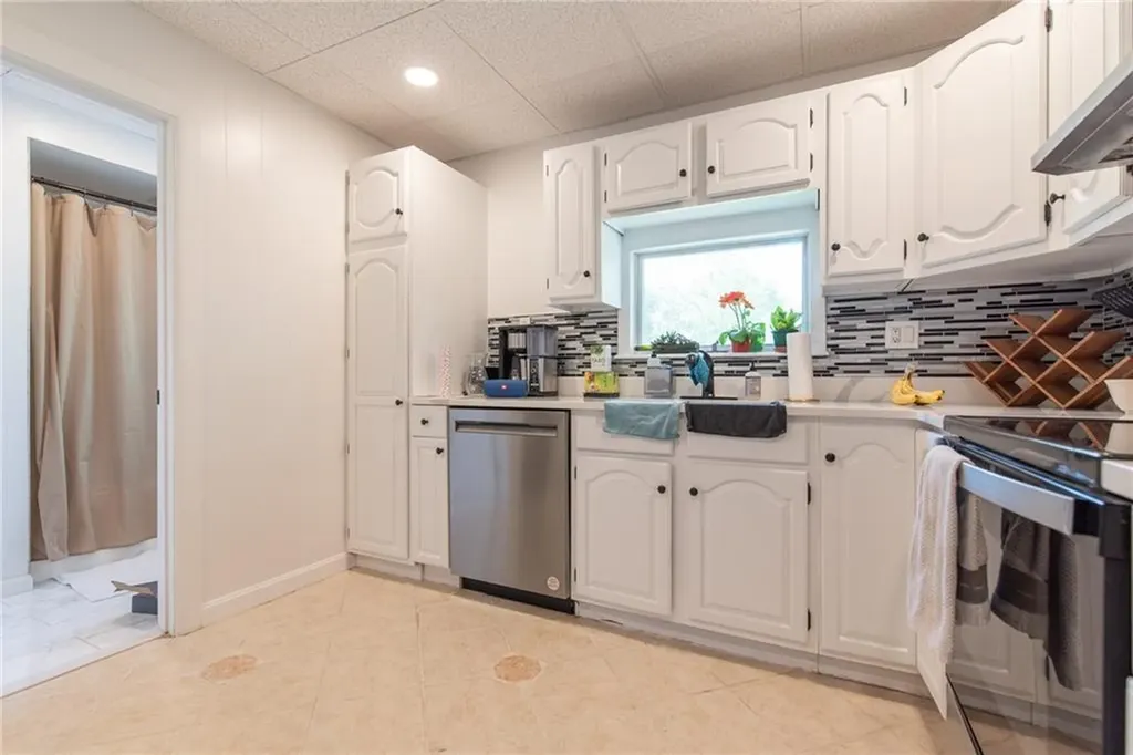 22 Chambers Street Cumberland RI 02864