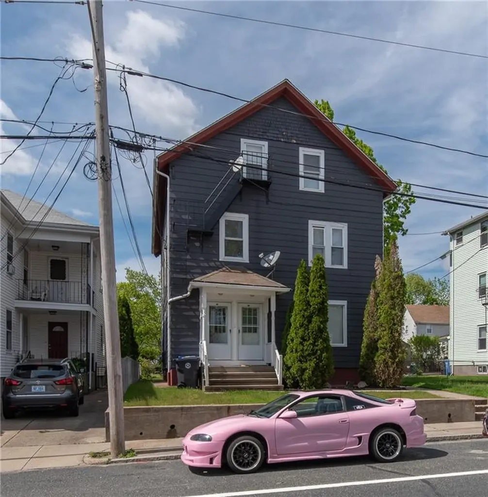 22 Chambers Street Cumberland RI 02864