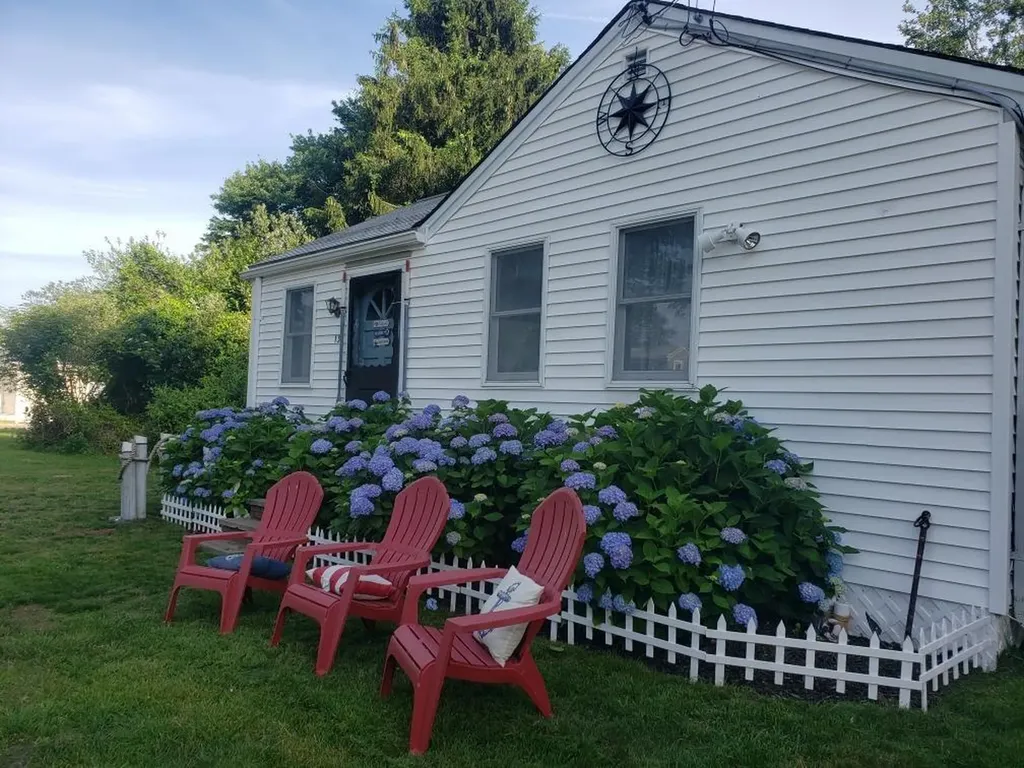 13 Pollock Avenue South Kingstown RI 02879