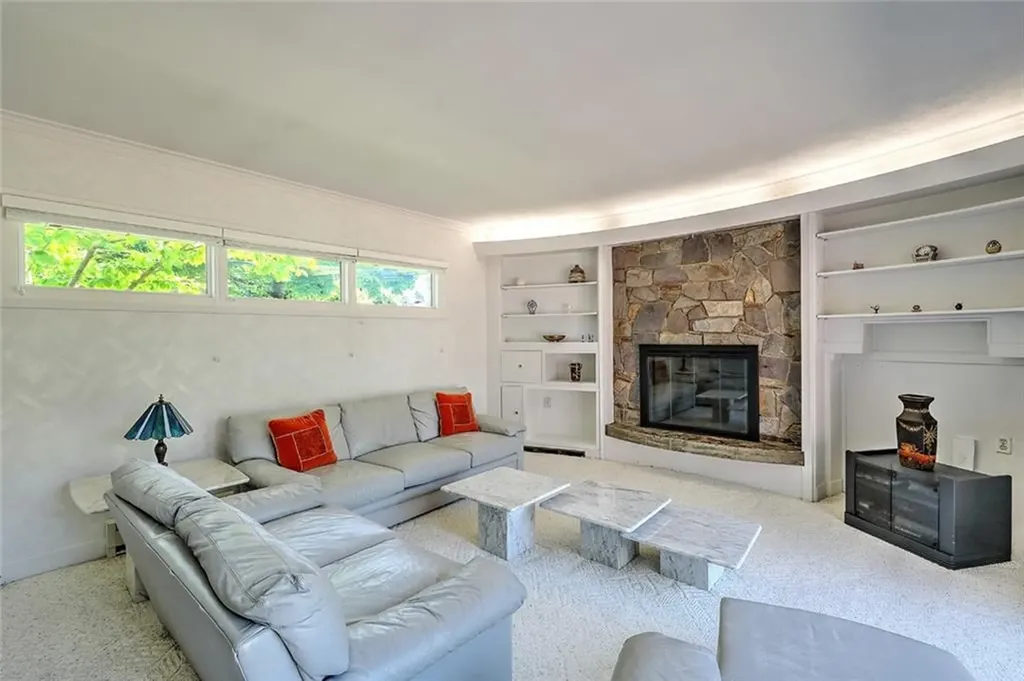33 Intervale Road Providence RI 02906