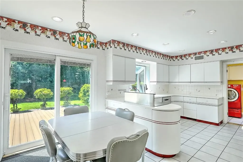 33 Intervale Road Providence RI 02906