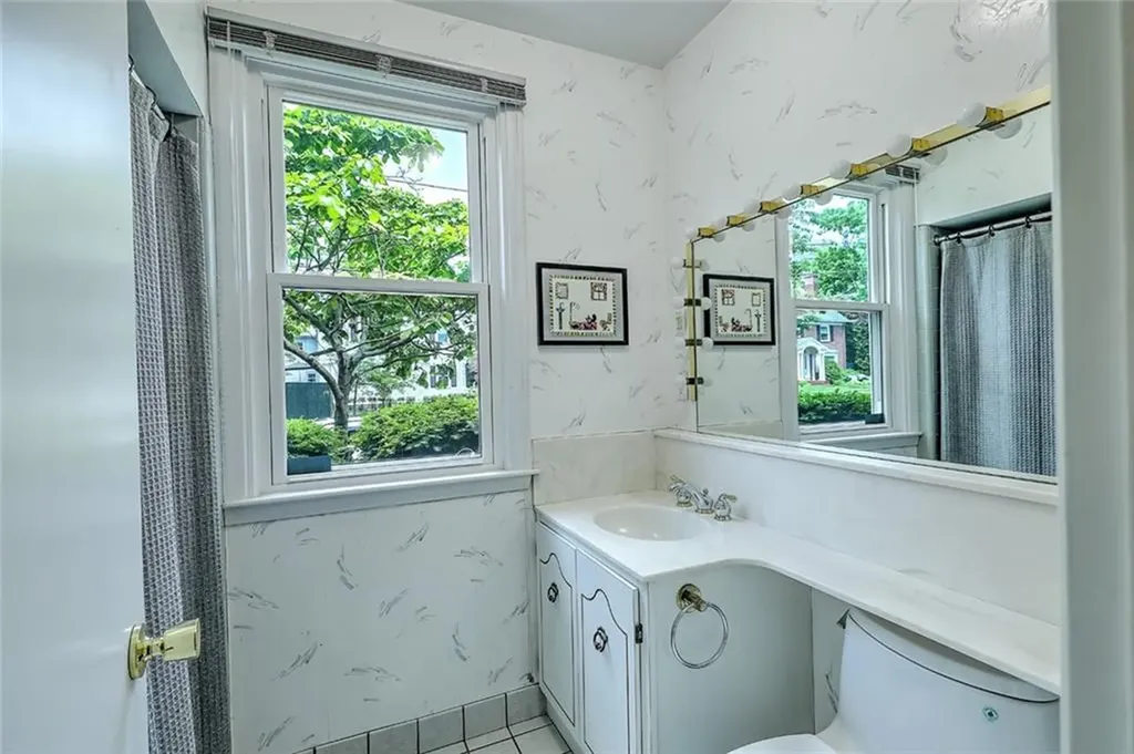 33 Intervale Road Providence RI 02906