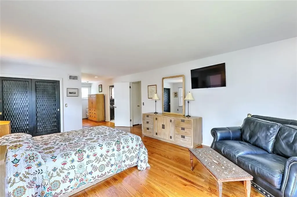 33 Intervale Road Providence RI 02906