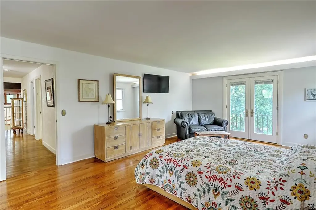 33 Intervale Road Providence RI 02906