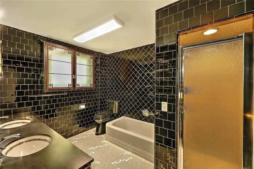 33 Intervale Road Providence RI 02906