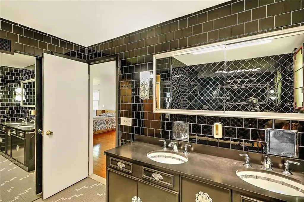 33 Intervale Road Providence RI 02906