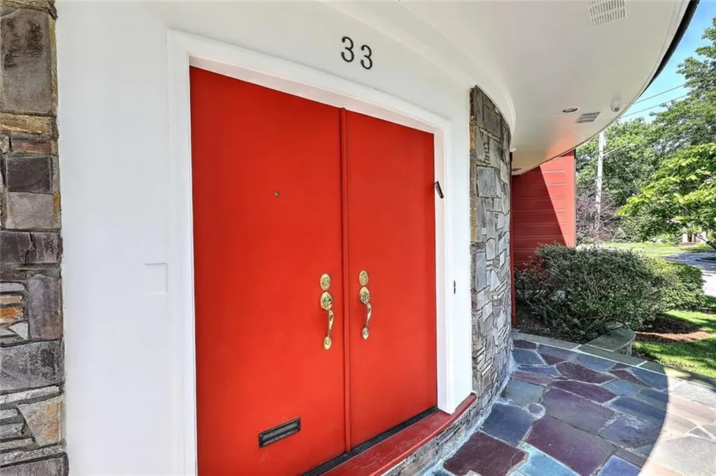 33 Intervale Road Providence RI 02906