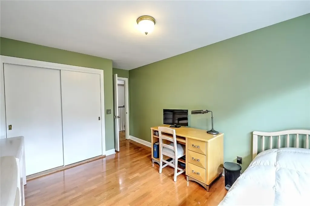 33 Intervale Road Providence RI 02906