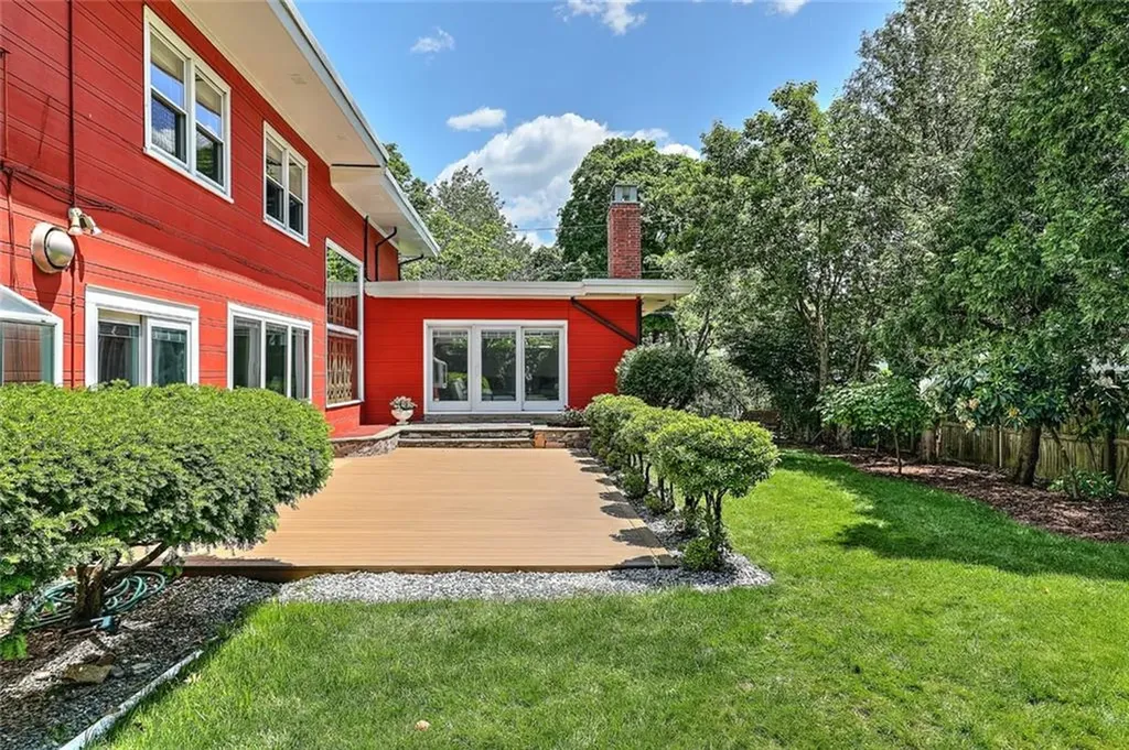 33 Intervale Road Providence RI 02906