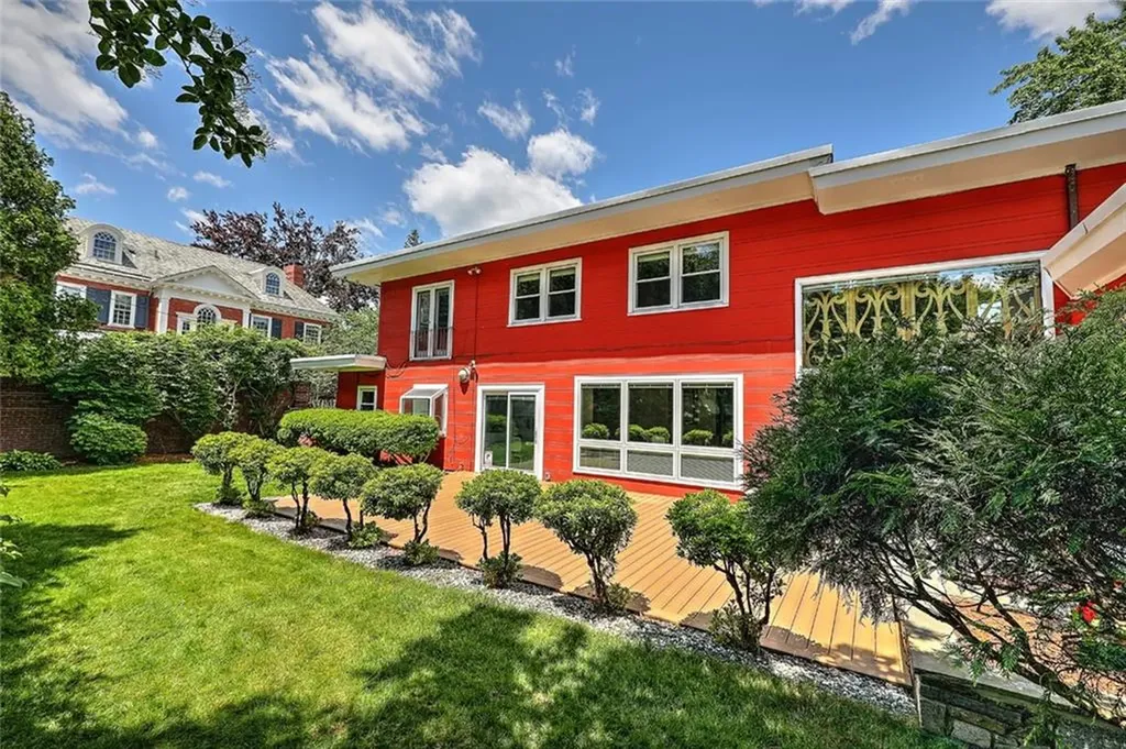 33 Intervale Road Providence RI 02906