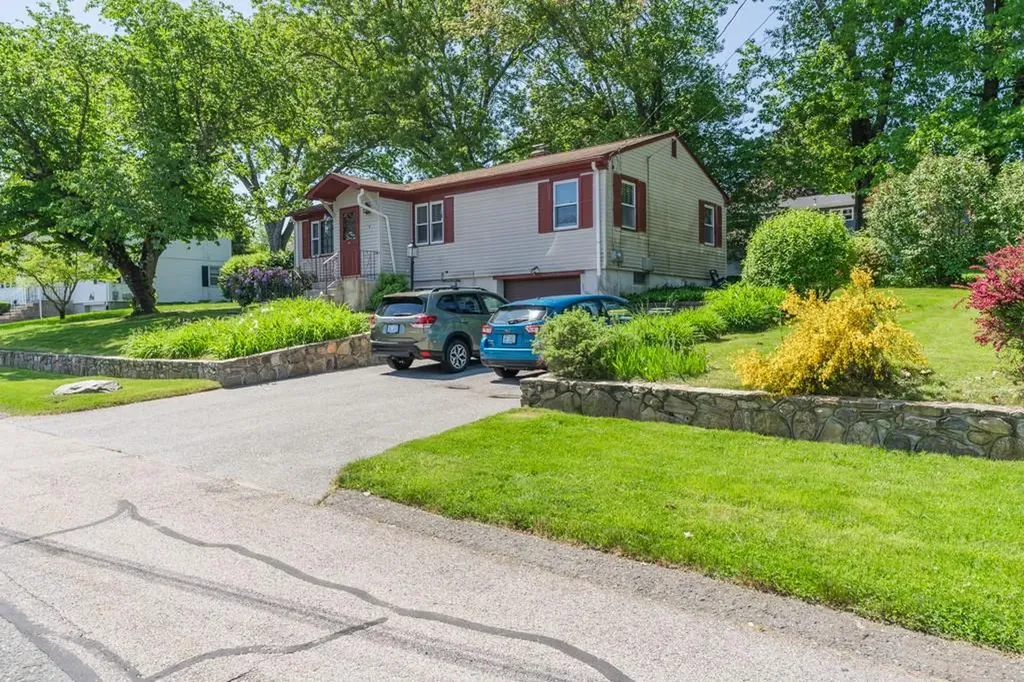 8 Scenic View Drive Smithfield RI 02917