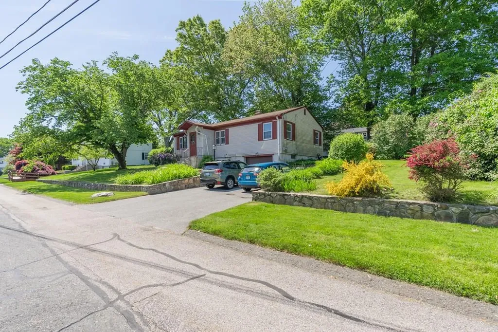 8 Scenic View Drive Smithfield RI 02917