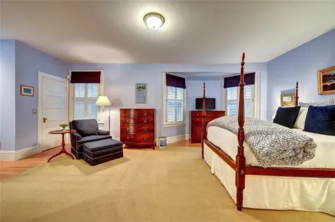 82 Keene Street Providence RI 02906