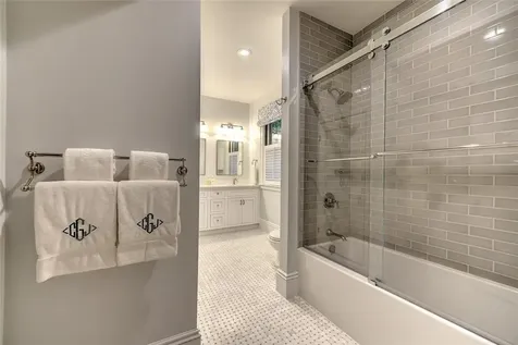 82 Keene Street Providence RI 02906