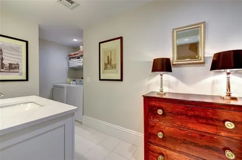 82 Keene Street Providence RI 02906