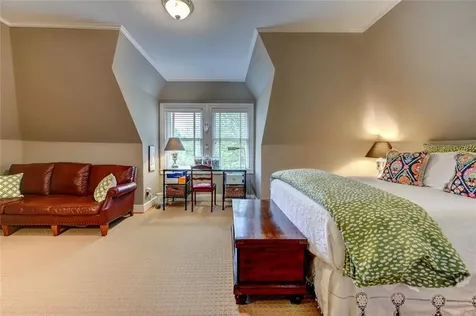 82 Keene Street Providence RI 02906