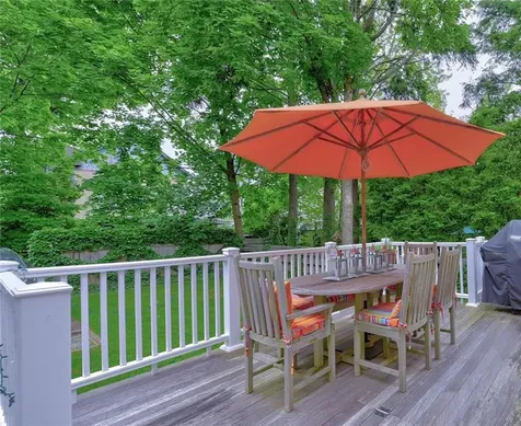 82 Keene Street Providence RI 02906