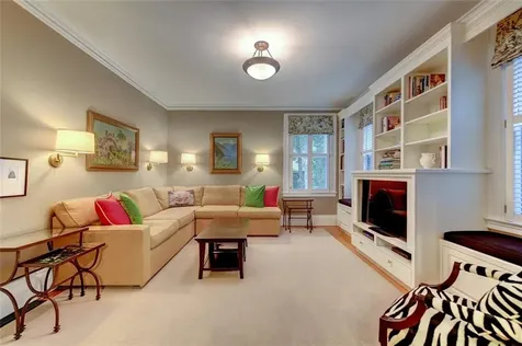 82 Keene Street Providence RI 02906