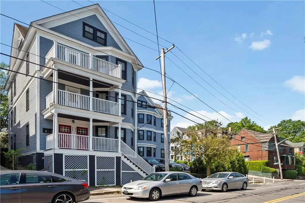 71 Olney Street Providence RI 02906
