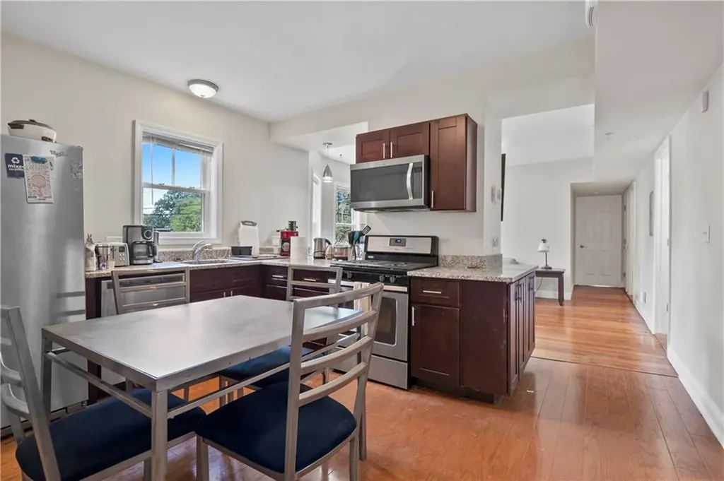71 Olney Street Providence RI 02906