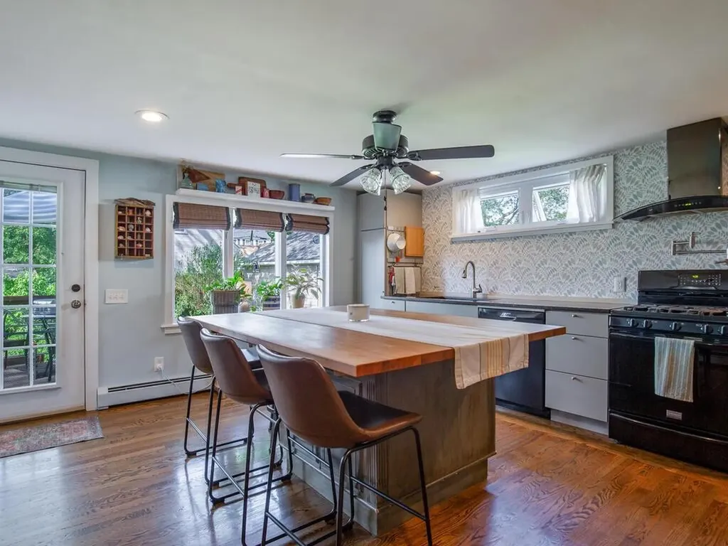 133 Tallman Avenue Cranston RI 02910