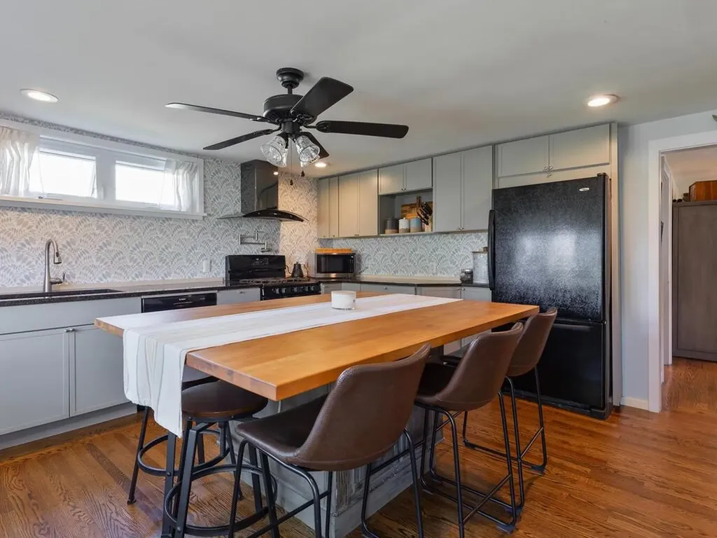 133 Tallman Avenue Cranston RI 02910