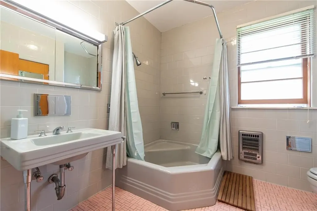 255 Norwood Avenue Cranston RI 02905