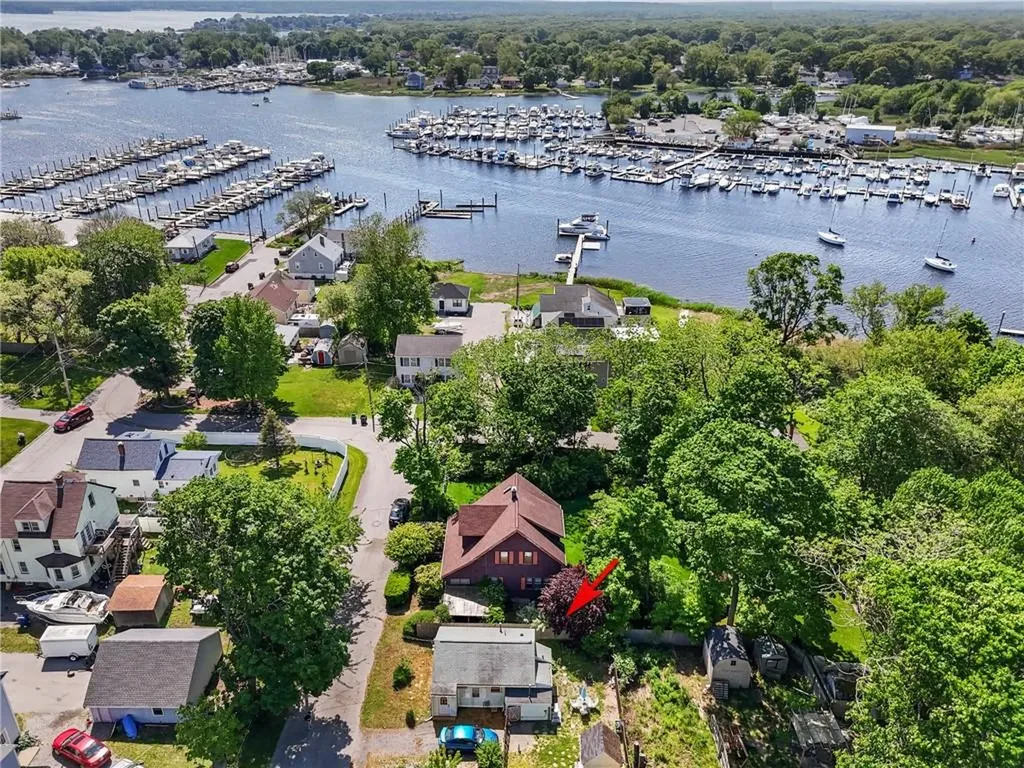 15 Corwin Avenue Warwick RI 02889