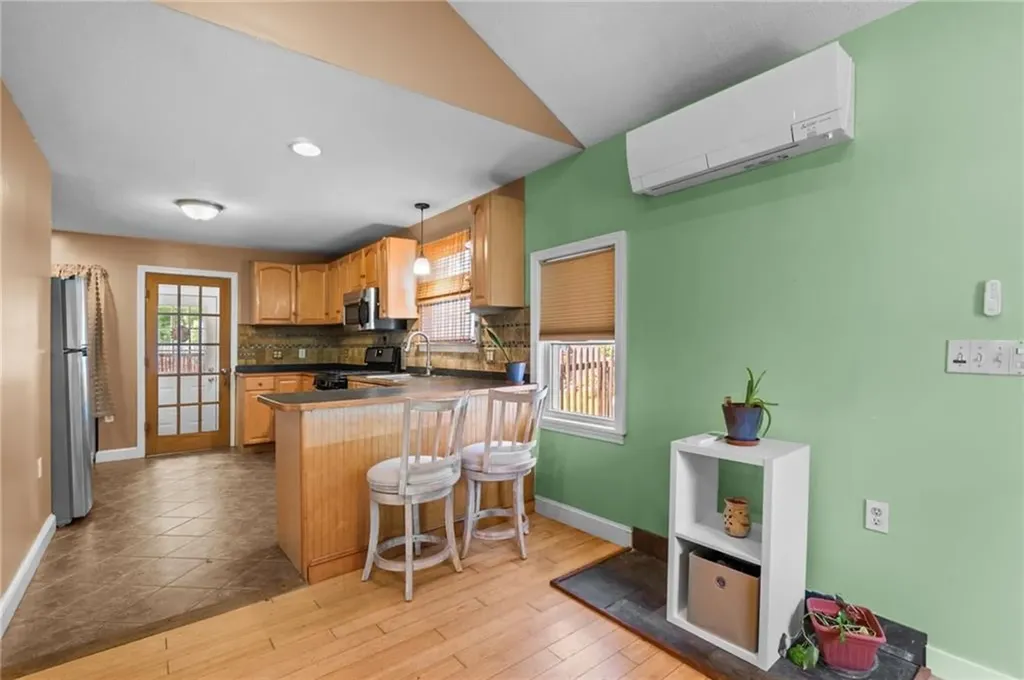 15 Corwin Avenue Warwick RI 02889