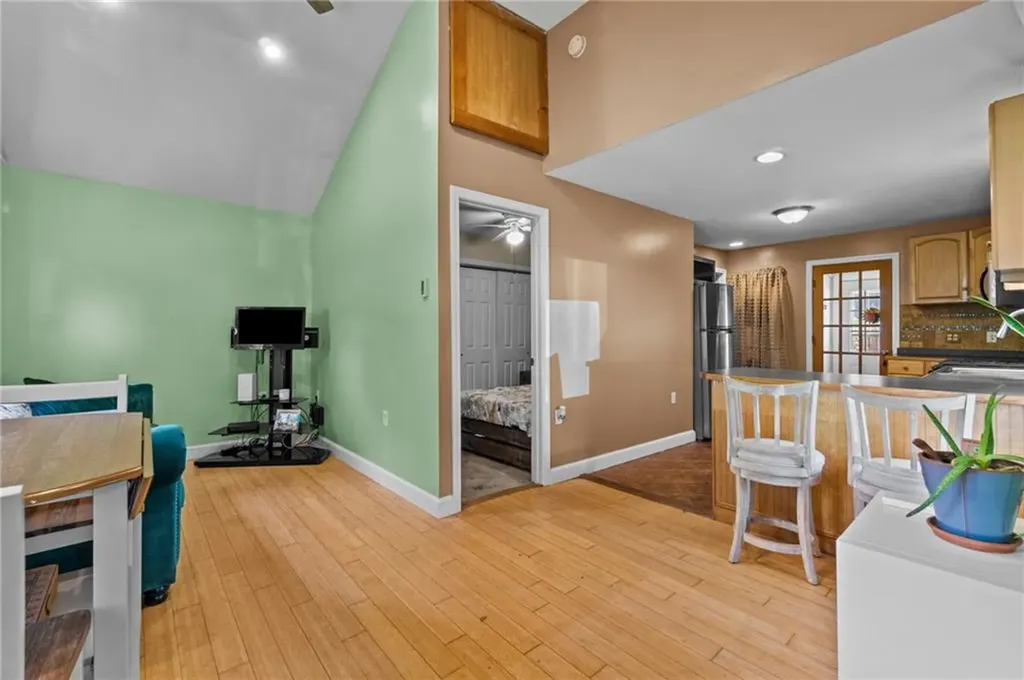 15 Corwin Avenue Warwick RI 02889