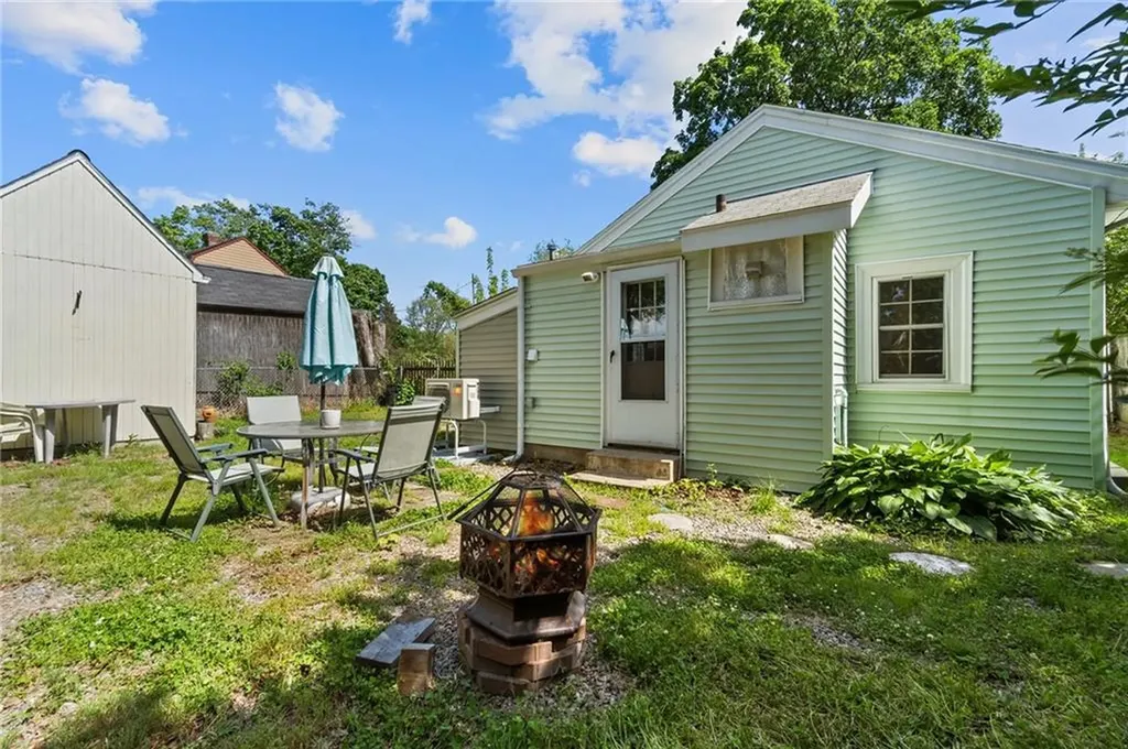 15 Corwin Avenue Warwick RI 02889