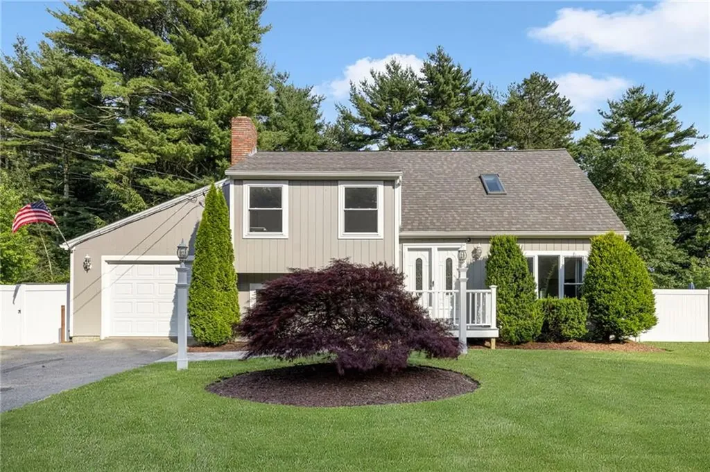 92 Wisteria Drive Coventry RI 02816