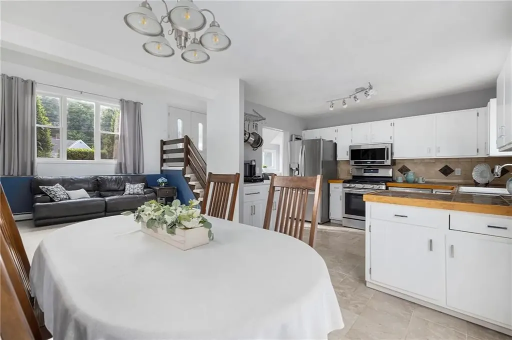 92 Wisteria Drive Coventry RI 02816