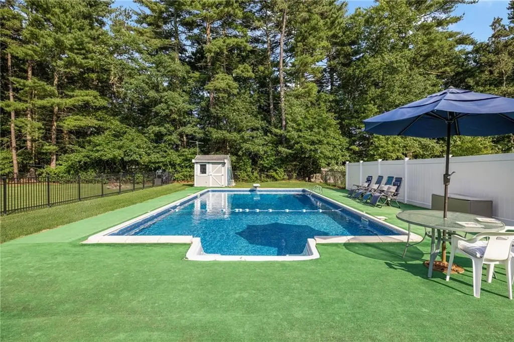 92 Wisteria Drive Coventry RI 02816