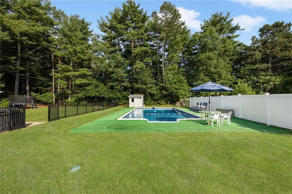 92 Wisteria Drive Coventry RI 02816