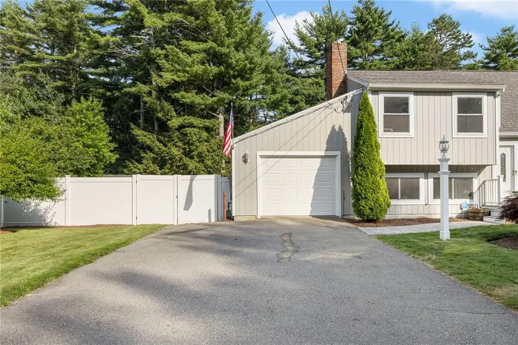 92 Wisteria Drive Coventry RI 02816