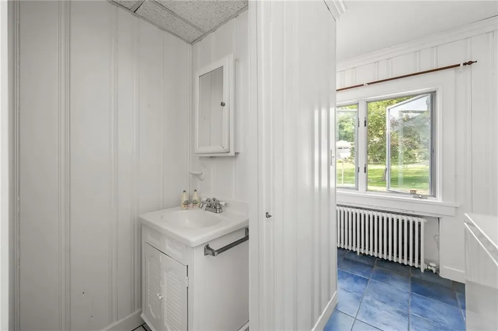25 Champlin Drive Westerly RI 02891