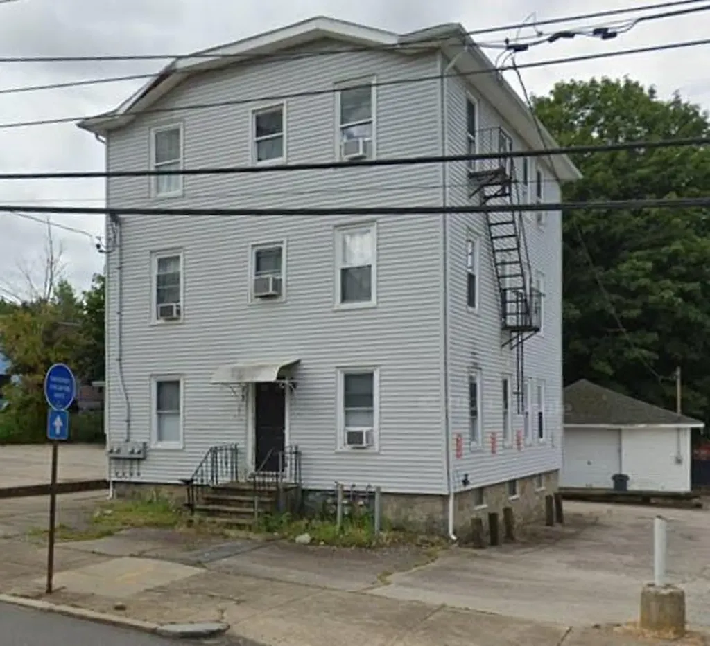 413 Cumberland Hill Road Woonsocket RI 02895