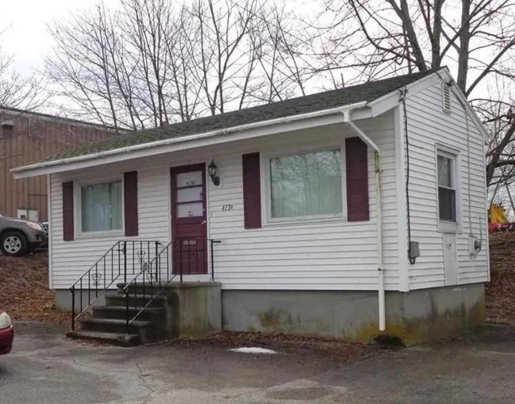 413 Cumberland Hill Road Woonsocket RI 02895