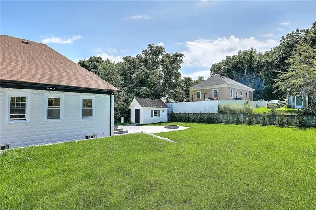 6 John Street Johnston RI 02919