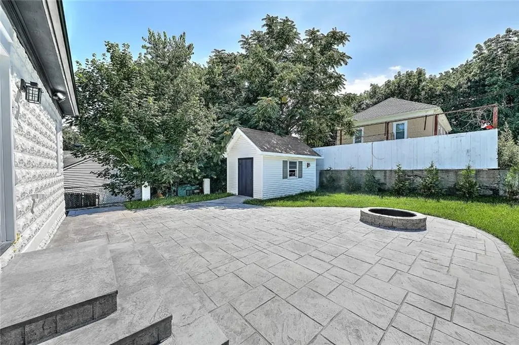 6 John Street Johnston RI 02919