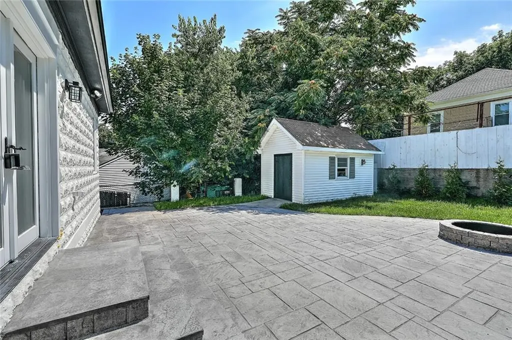 6 John Street Johnston RI 02919