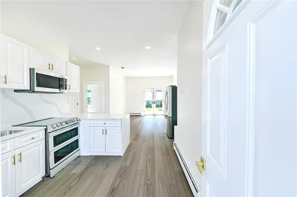 6 John Street Johnston RI 02919